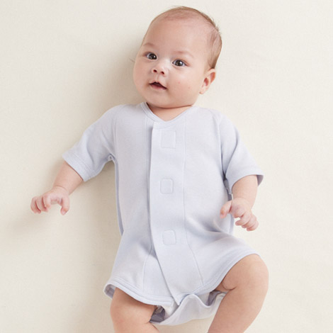 3月・4月・5月生まれ赤ちゃんの秋冬の新生児服＆肌着コーディネート