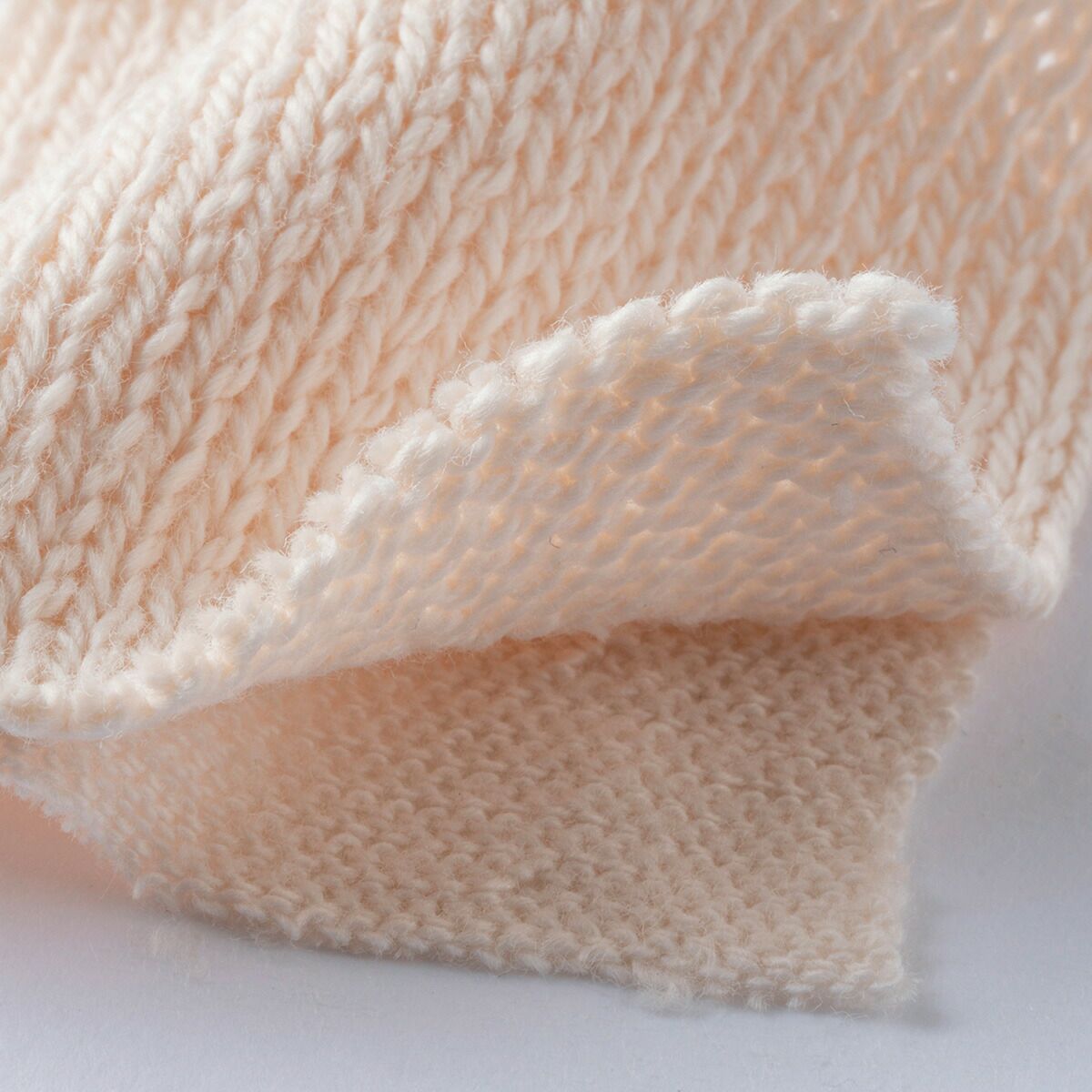 ニットのような風合いの綿100％接結天竺のカットソー